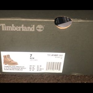 Size 7 juniors dark beige 6in timberland boots.